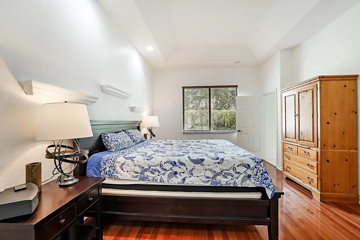 2568 Sandy Cay West-19