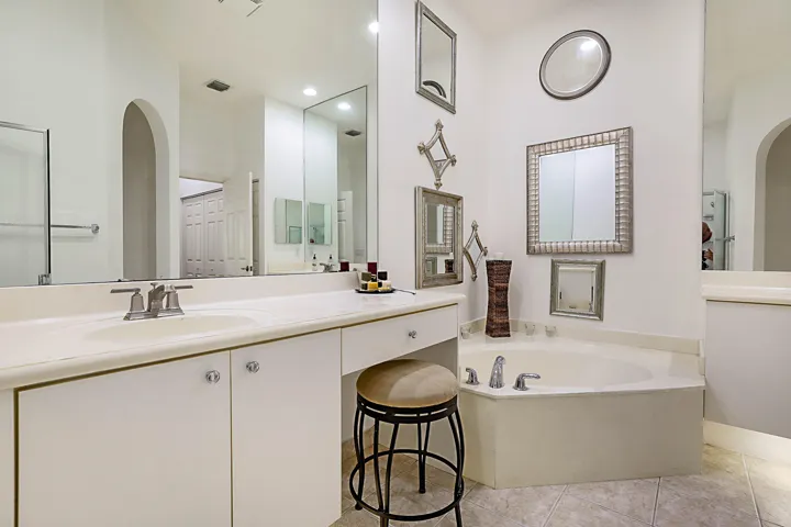 2568 Sandy Cay West-21