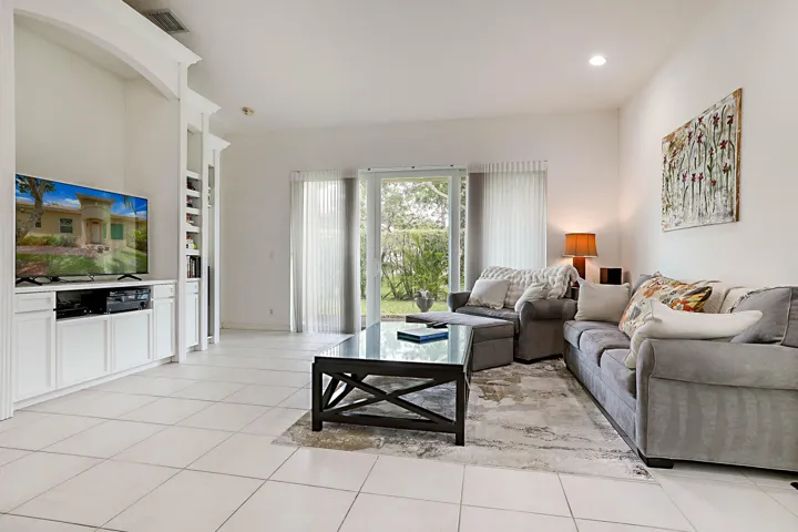 2568 Sandy Cay West-4