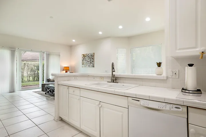2568 Sandy Cay West-12