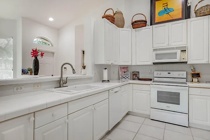 2568 Sandy Cay West-10