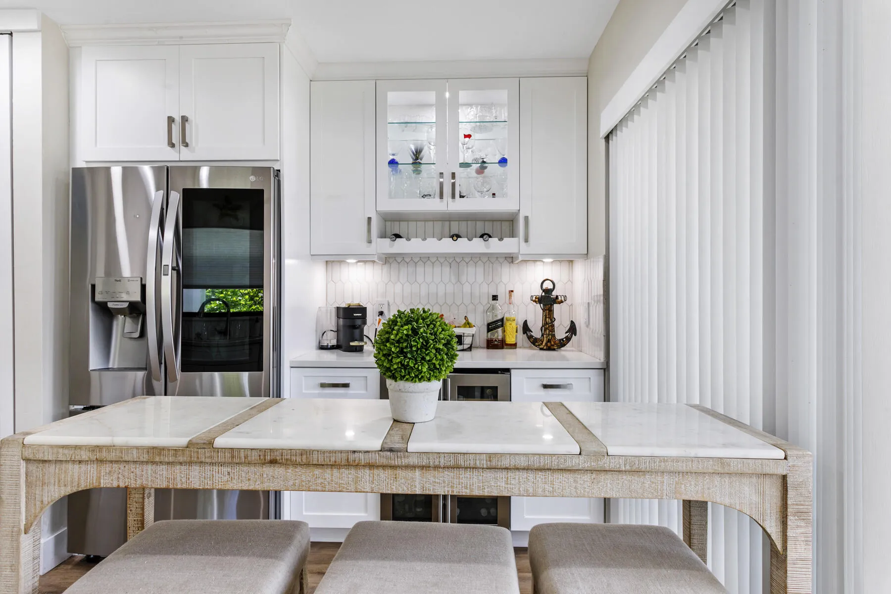 Eat-in-kitchen