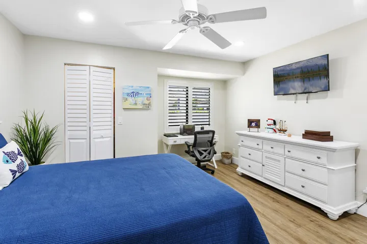2nd bedroom
