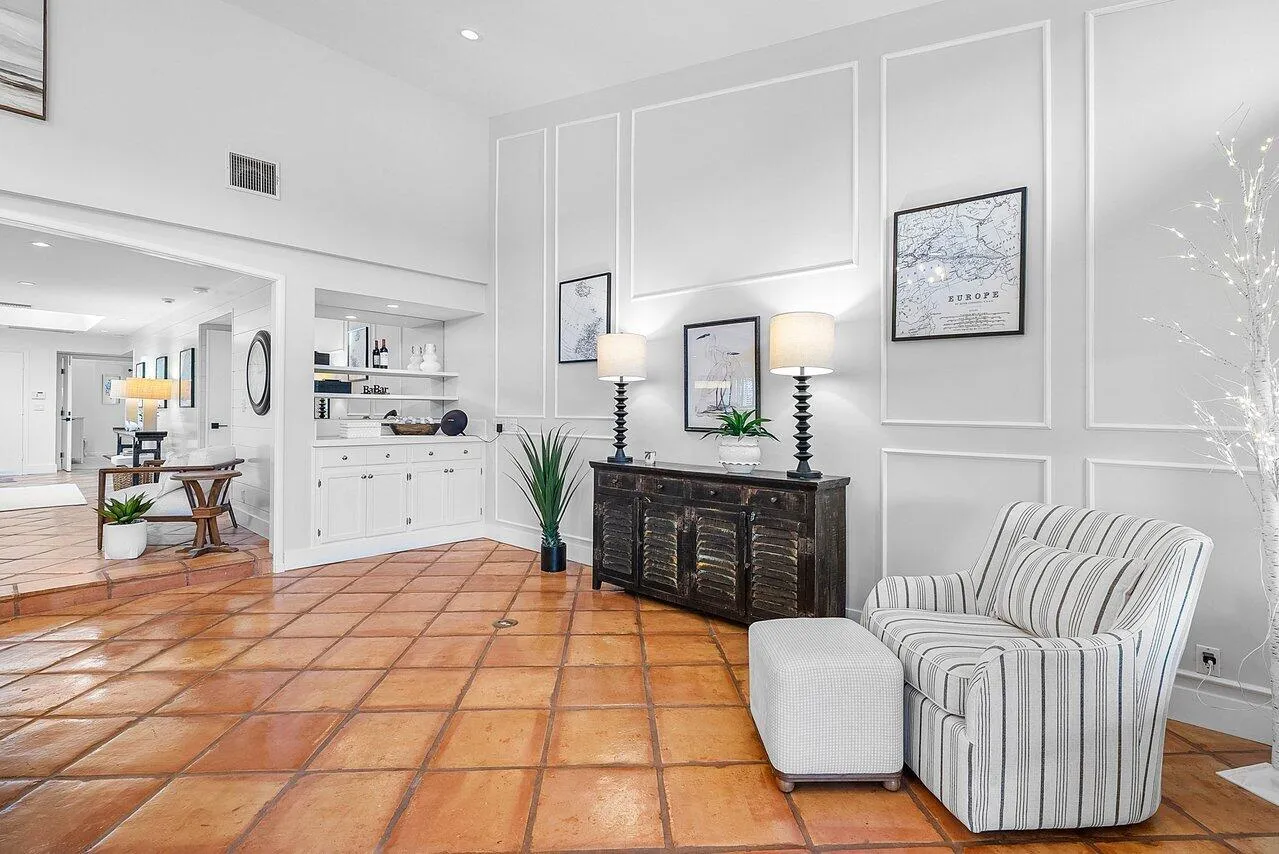 025-18BristolLane-BoyntonBeach-FL-33436-