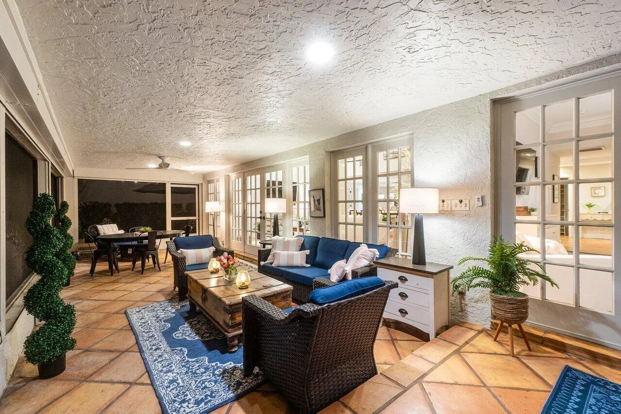 084-18BristolLane-BoyntonBeach-FL-33436-