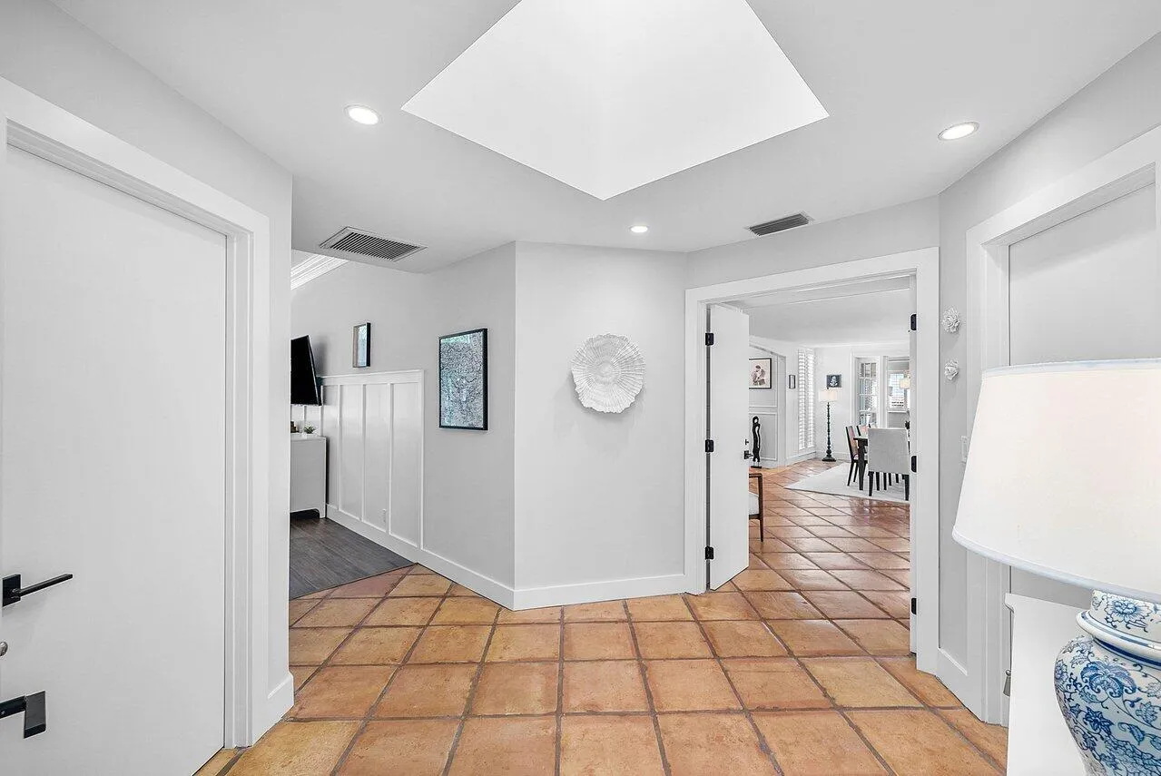 037-18BristolLane-BoyntonBeach-FL-33436-