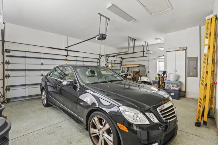 3 Car Garage