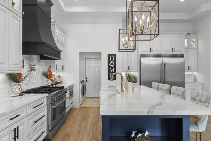 Oversized Quartz Island