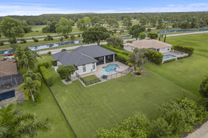 Spacious Backyard Oasis