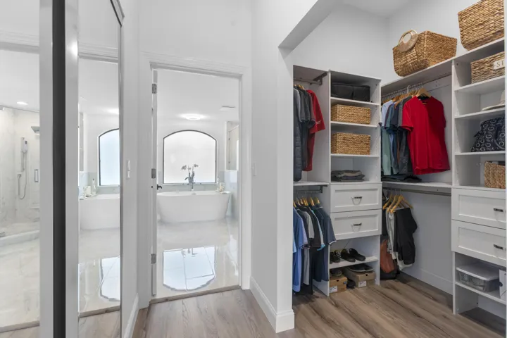 Walk in Closet