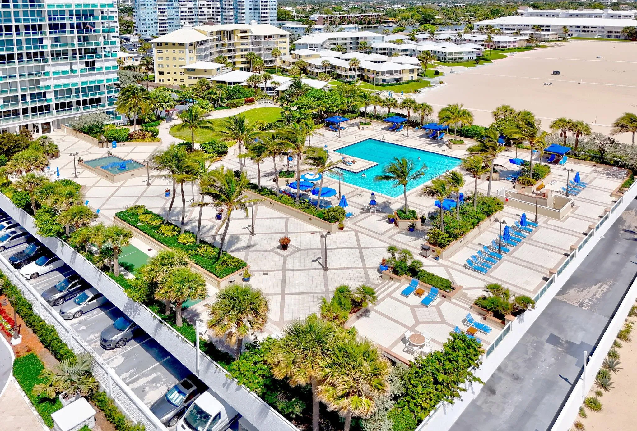 Spectacular Beach Side Pool w/ Cabana
