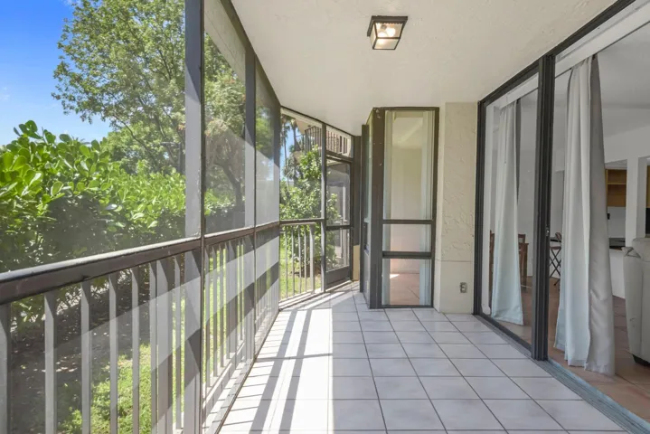 799 Jeffery St 105 pic 12