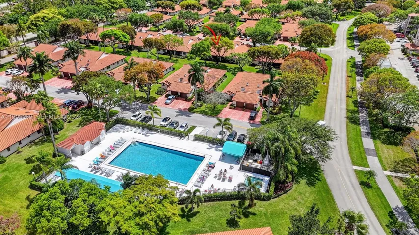 Satellite pool within steps from villa