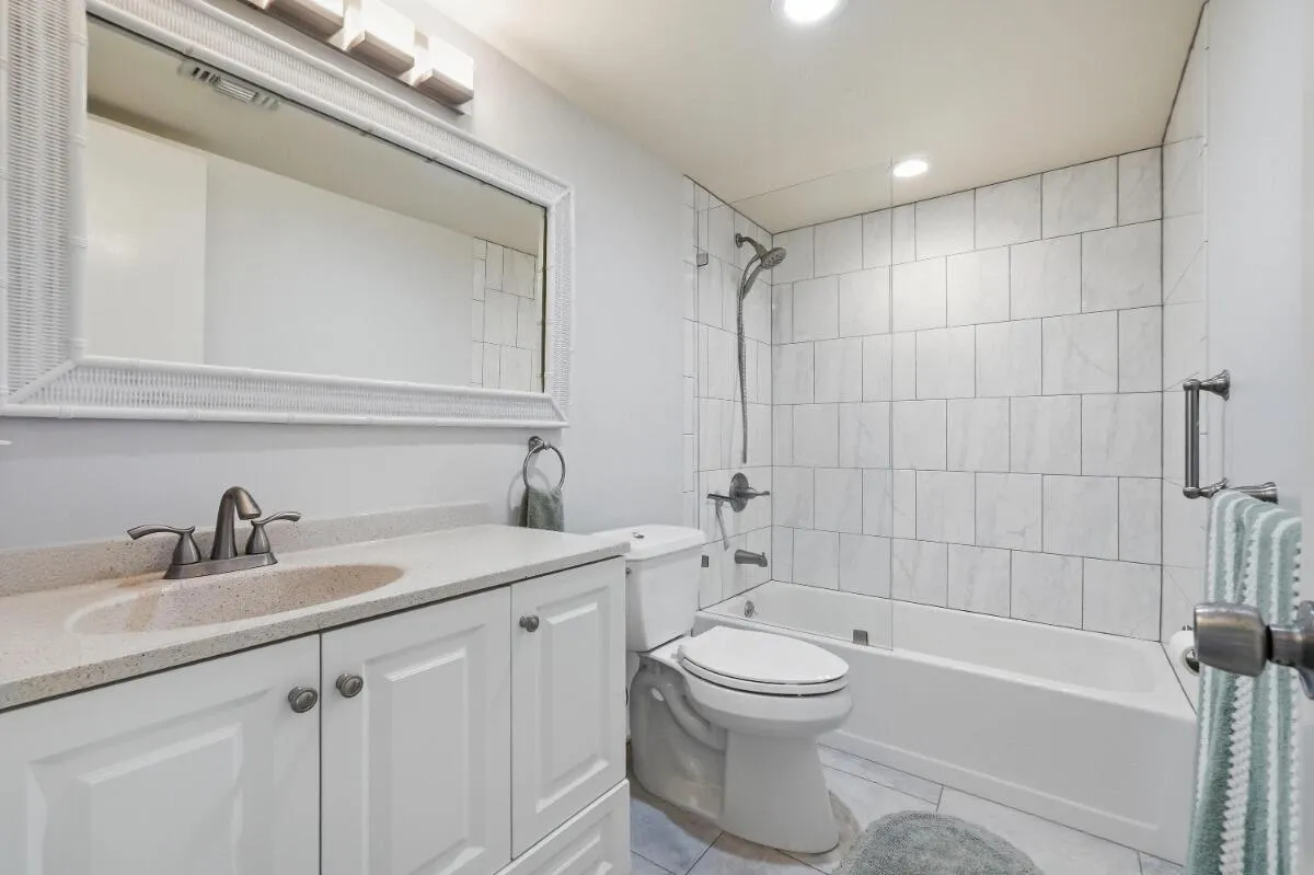 014_DSC09564_autoremove_27355955_MLS