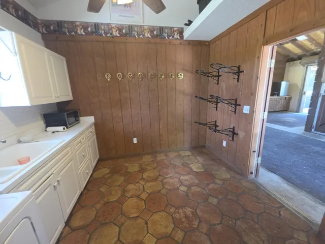 tack room