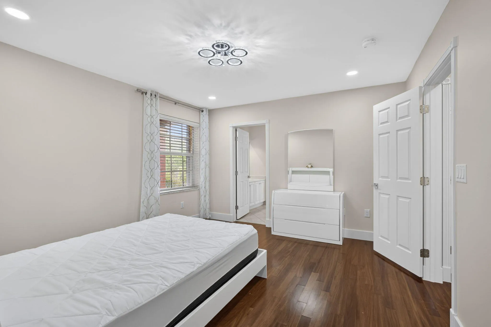 Property photo 64