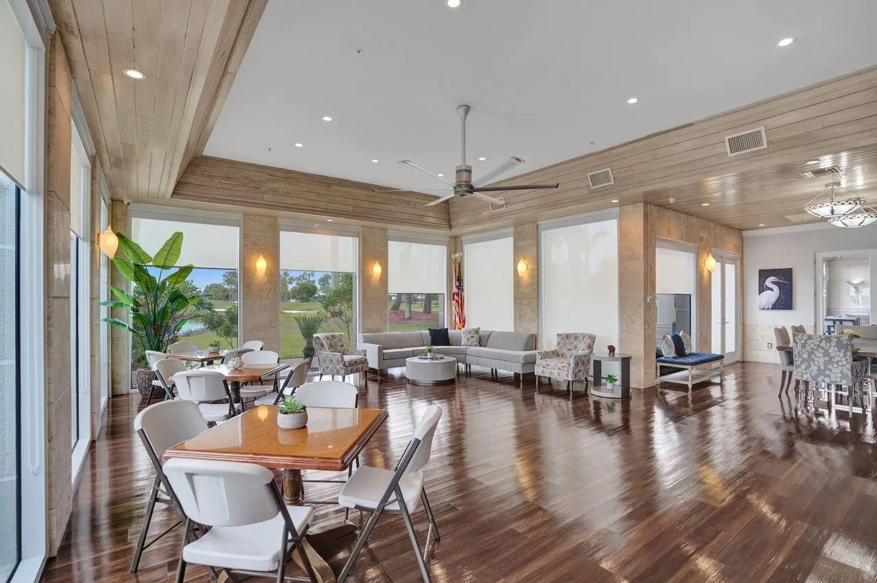 Clubhouse Meeting Room