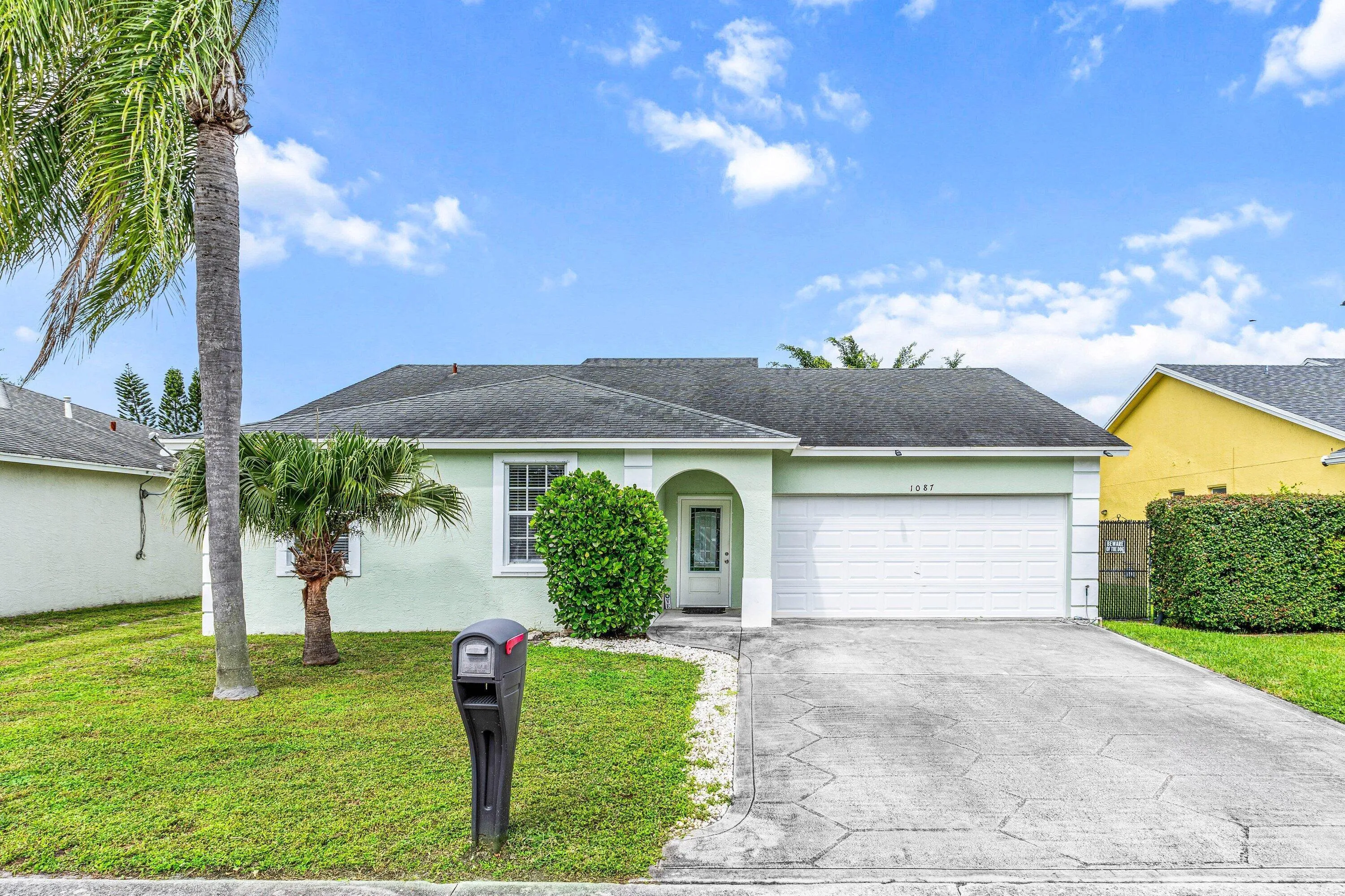 002-1087SalmonIsle-Greenacres-FL-33413-S