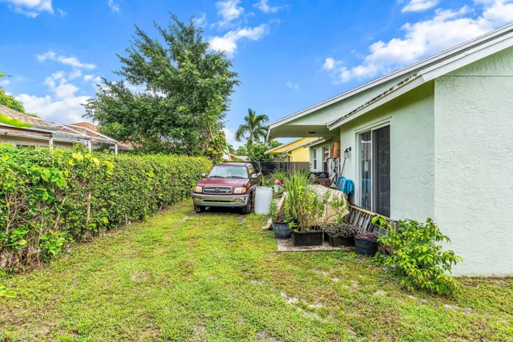 021-1087SalmonIsle-Greenacres-FL-33413-S