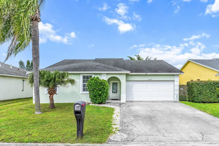 002-1087SalmonIsle-Greenacres-FL-33413-S