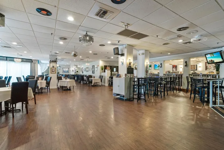 Mels Restaurant/Bar Area -