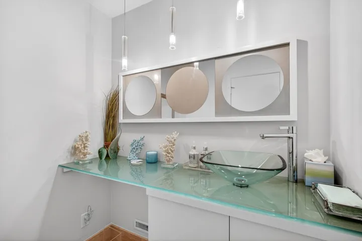 Powder room