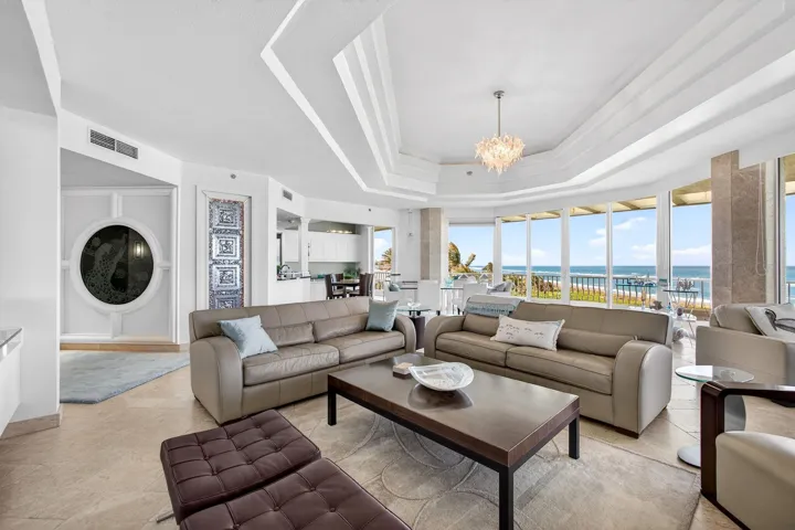 Tray ceiling detail adds volume and interest