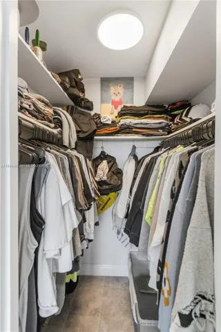 Walk in closet