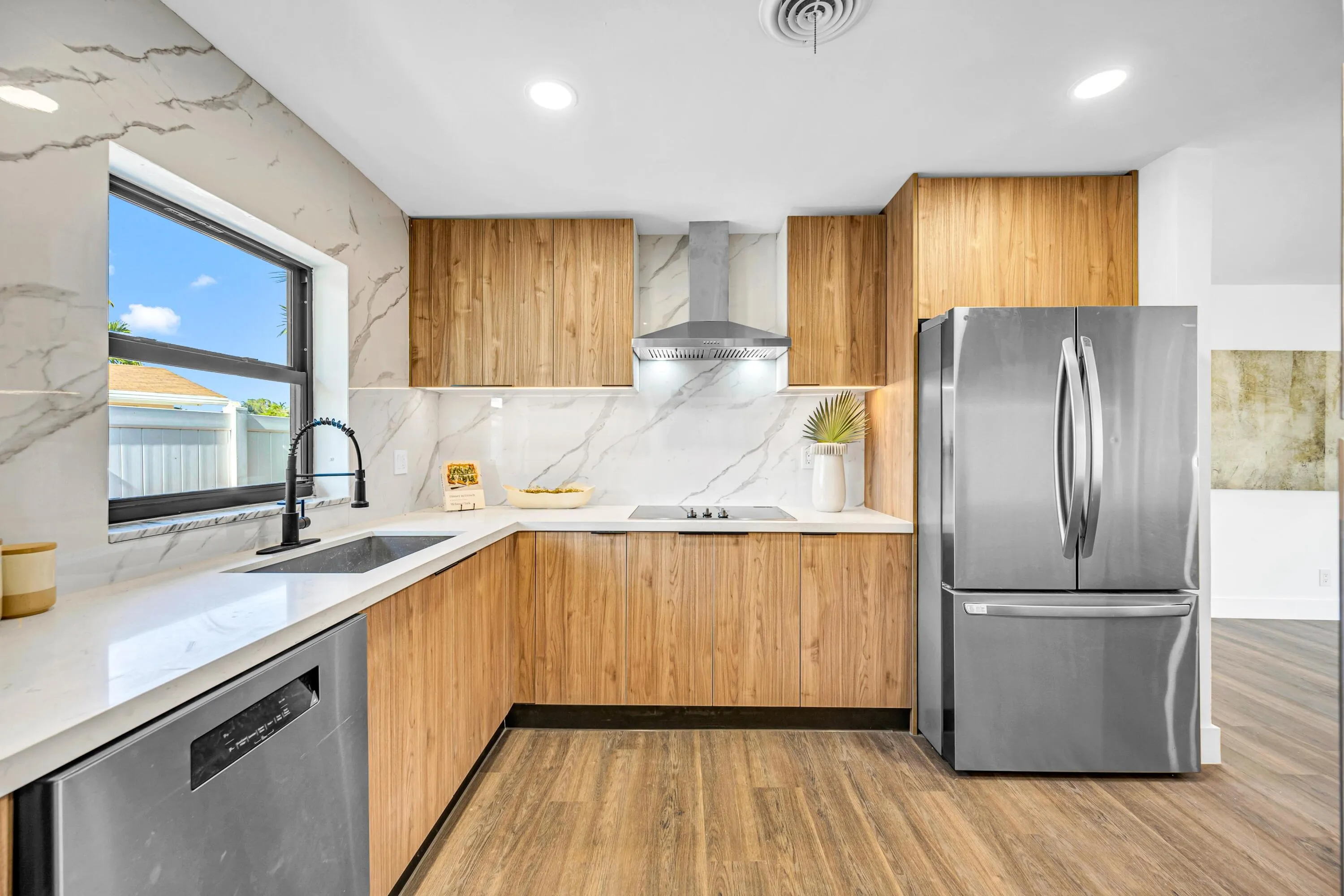 1120 SE 9TH ST--40