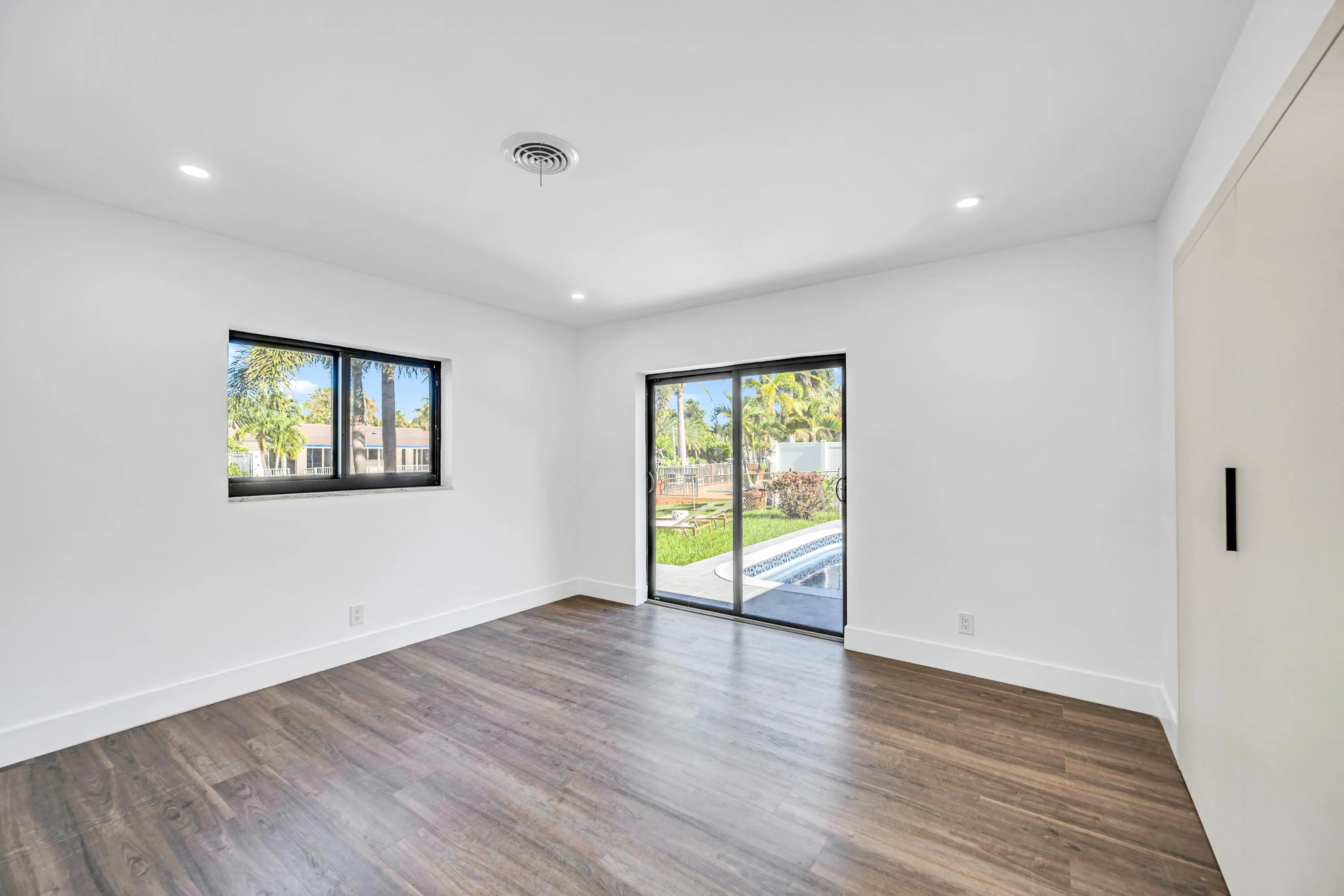 1120 SE 9TH ST--50