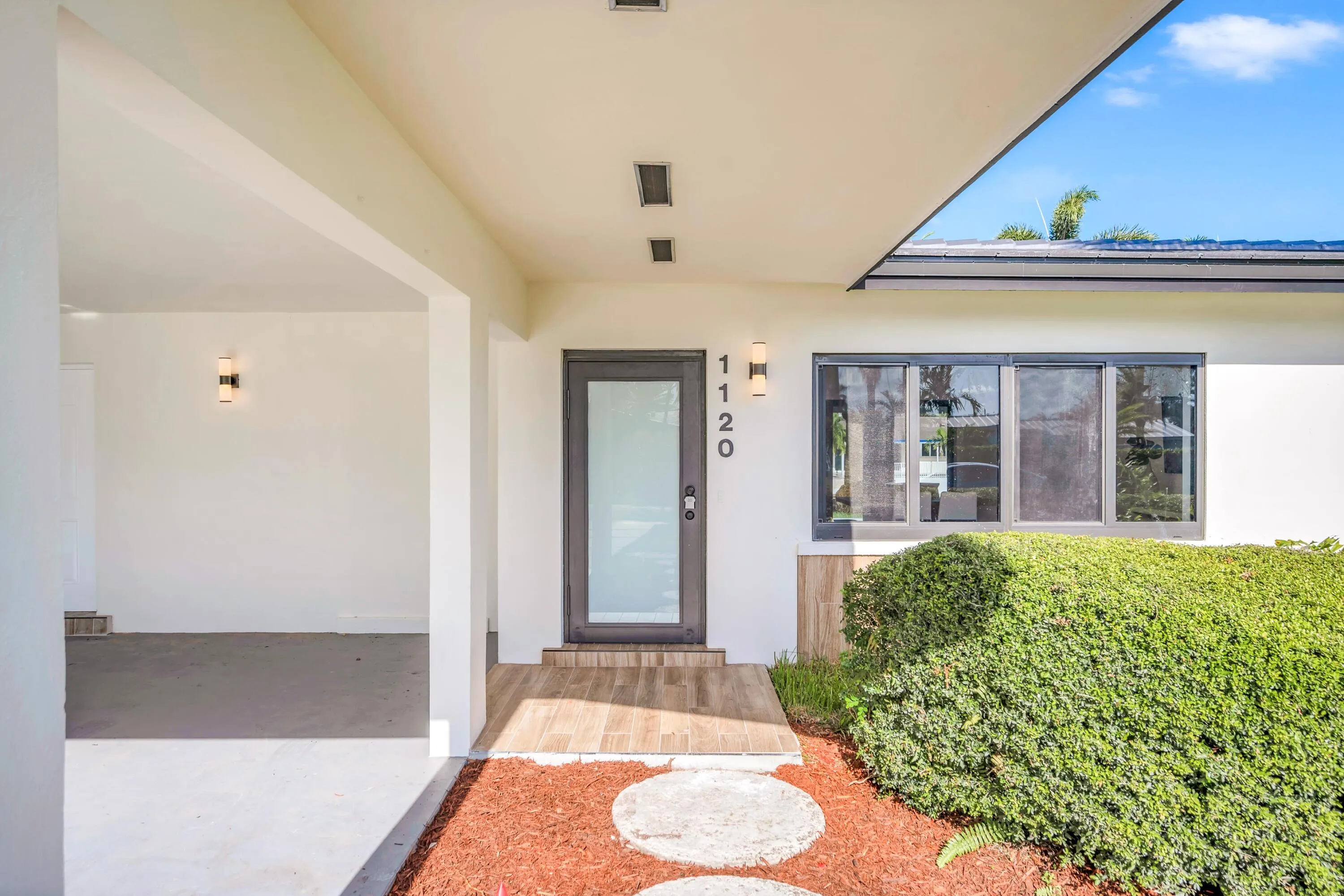 1120 SE 9TH ST--6