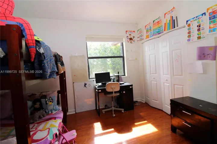 Photo 47