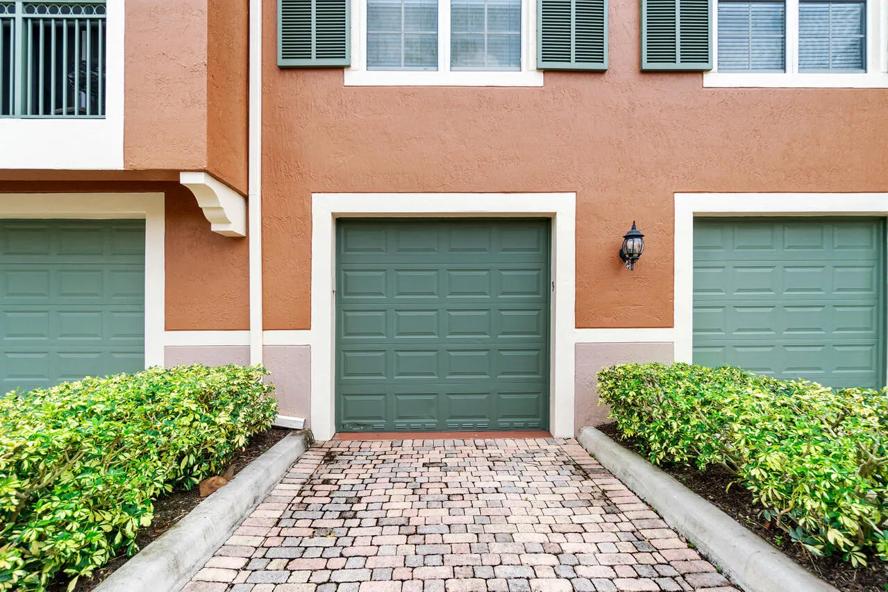 023-11730SaintAndrewsPlace-Wellington-FL