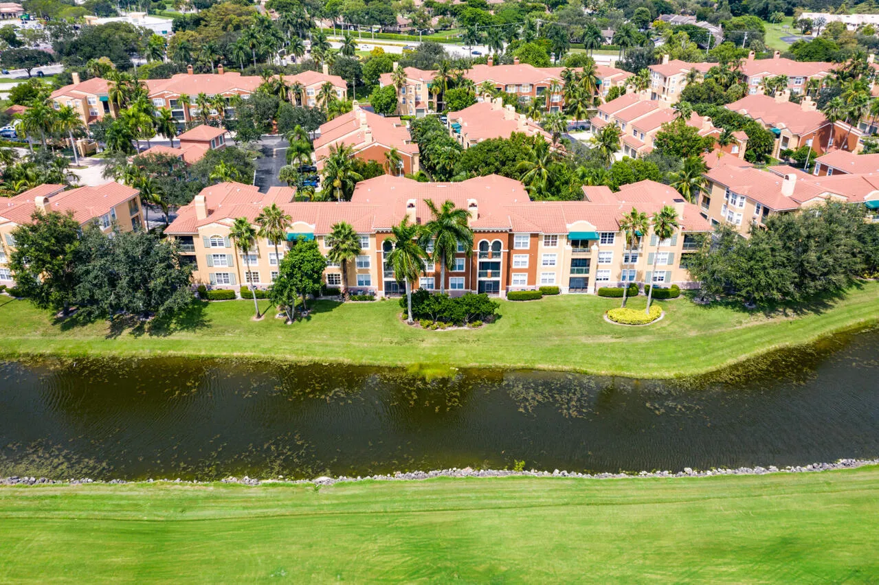 025-11730SaintAndrewsPlace-Wellington-FL