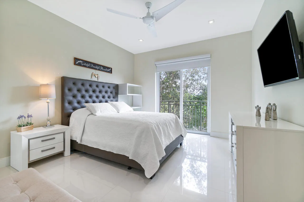 015-11730SaintAndrewsPlace-Wellington-FL