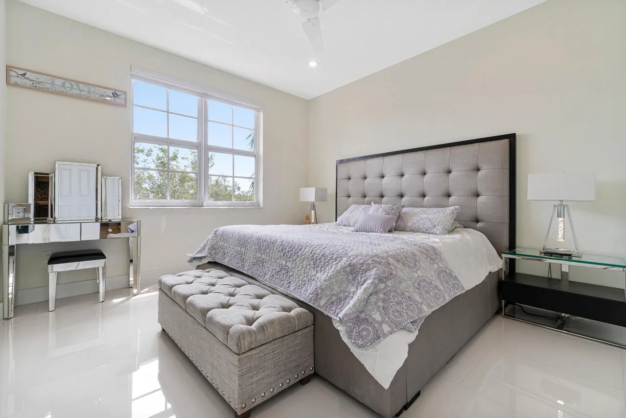 010-11730SaintAndrewsPlace-Wellington-FL