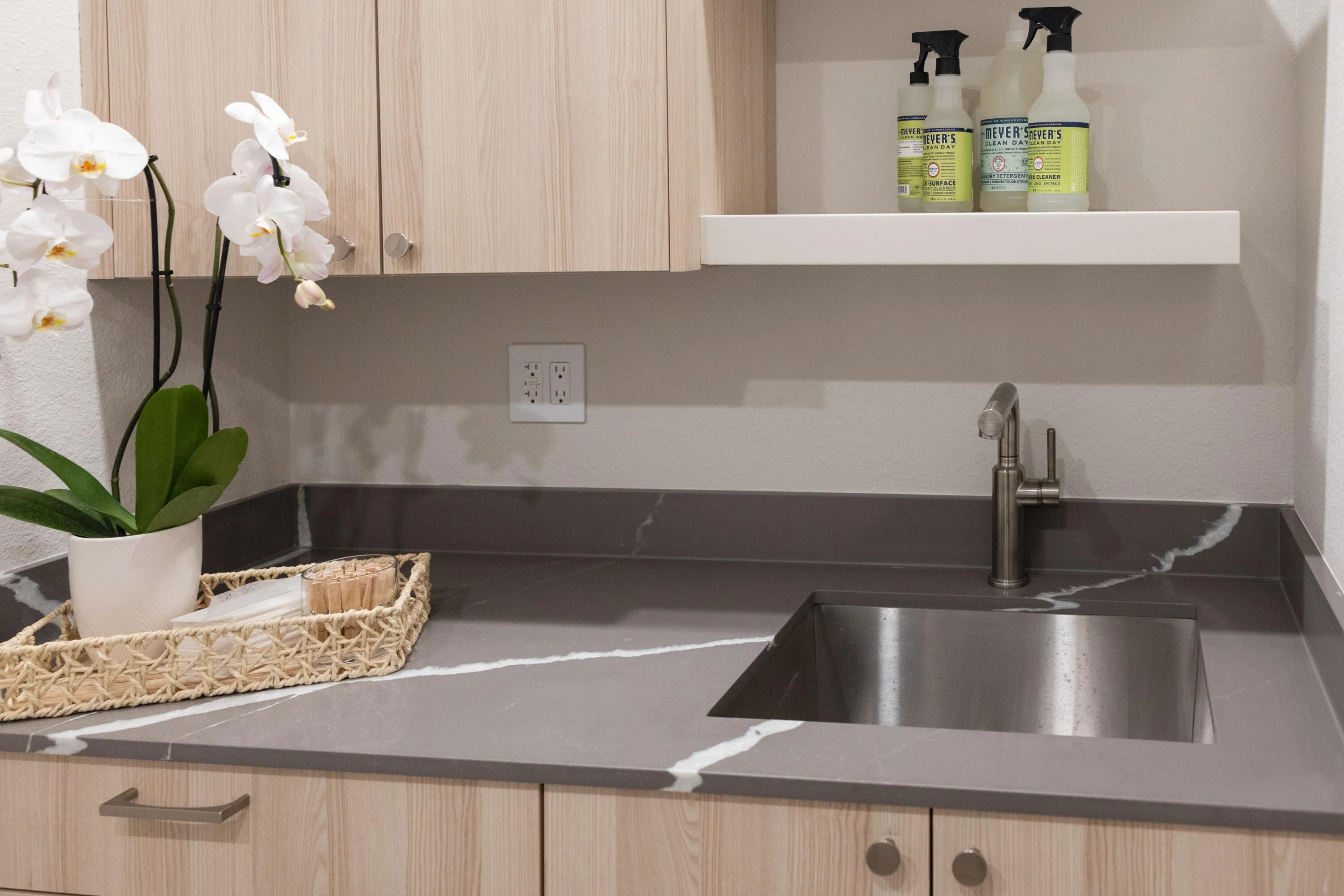 LAUNDRY ROOM SINK & CABS