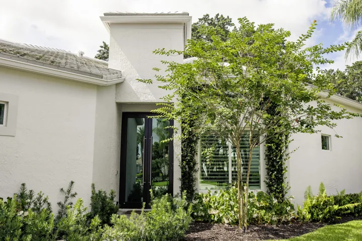 ELEGANT ENTRY