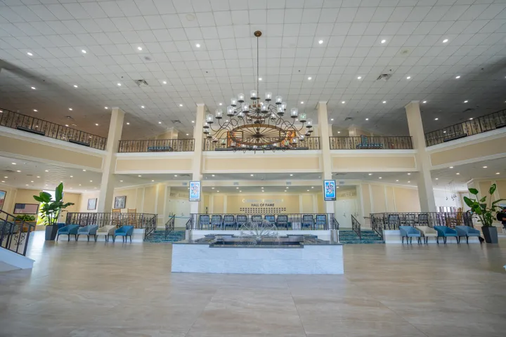CLUBHOUSE-6