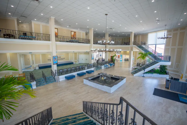 CLUBHOUSE-7