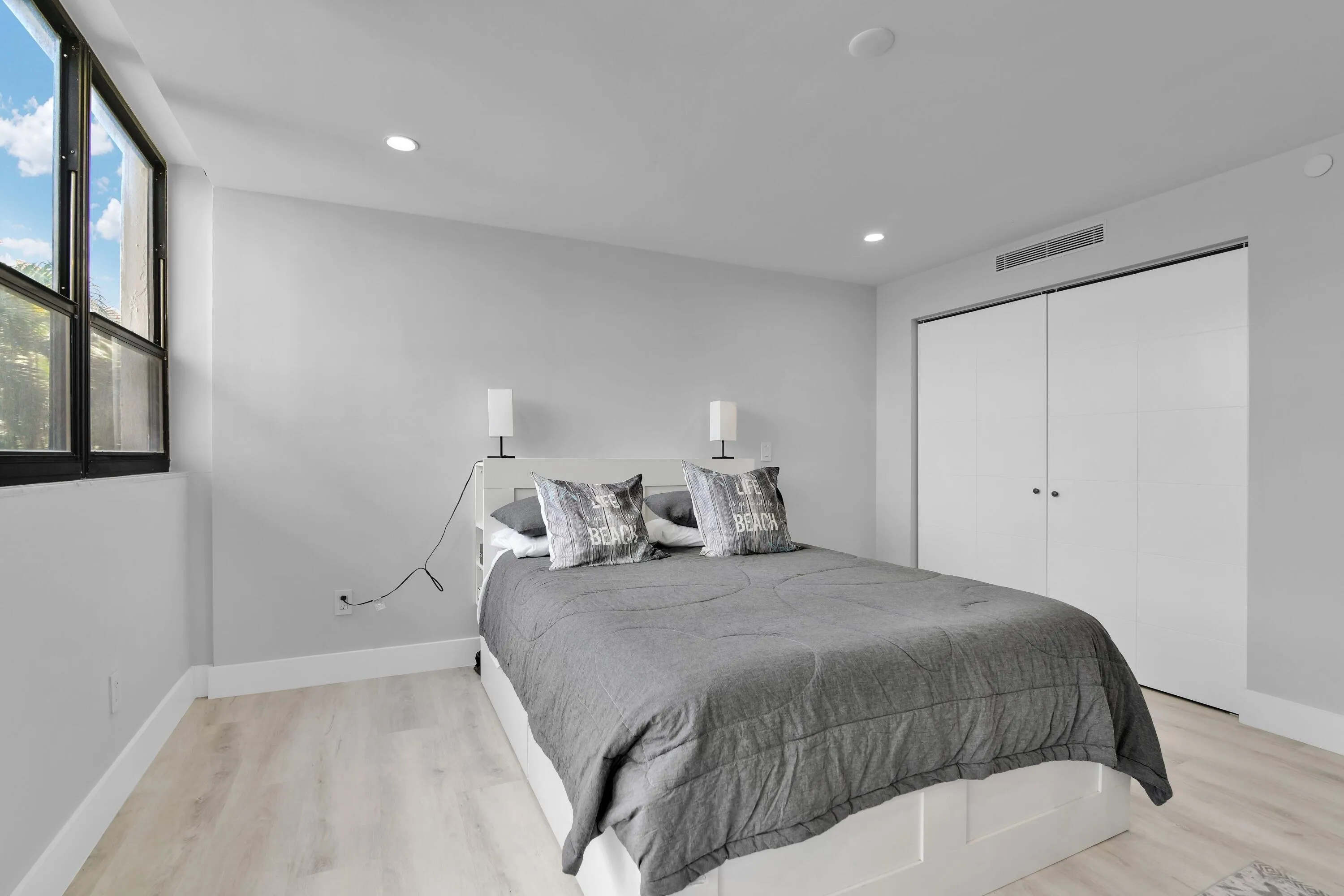 859 Jeffery St 202 second br 3