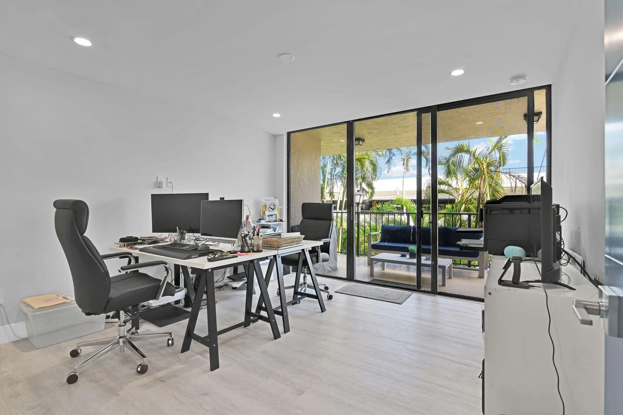 859 Jeffery St 202 office Den br pic 1