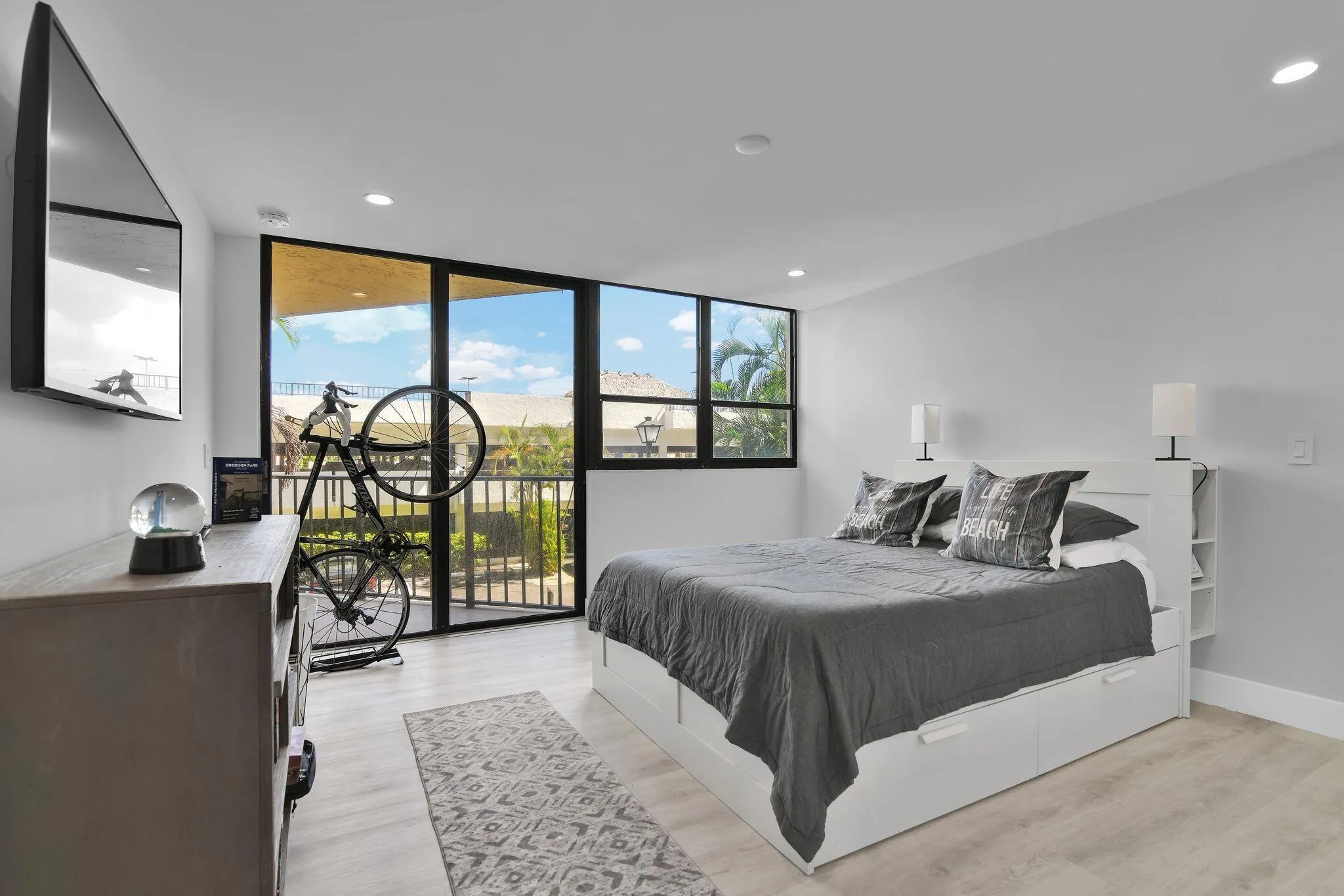 859 Jeffery St 202 second br 2