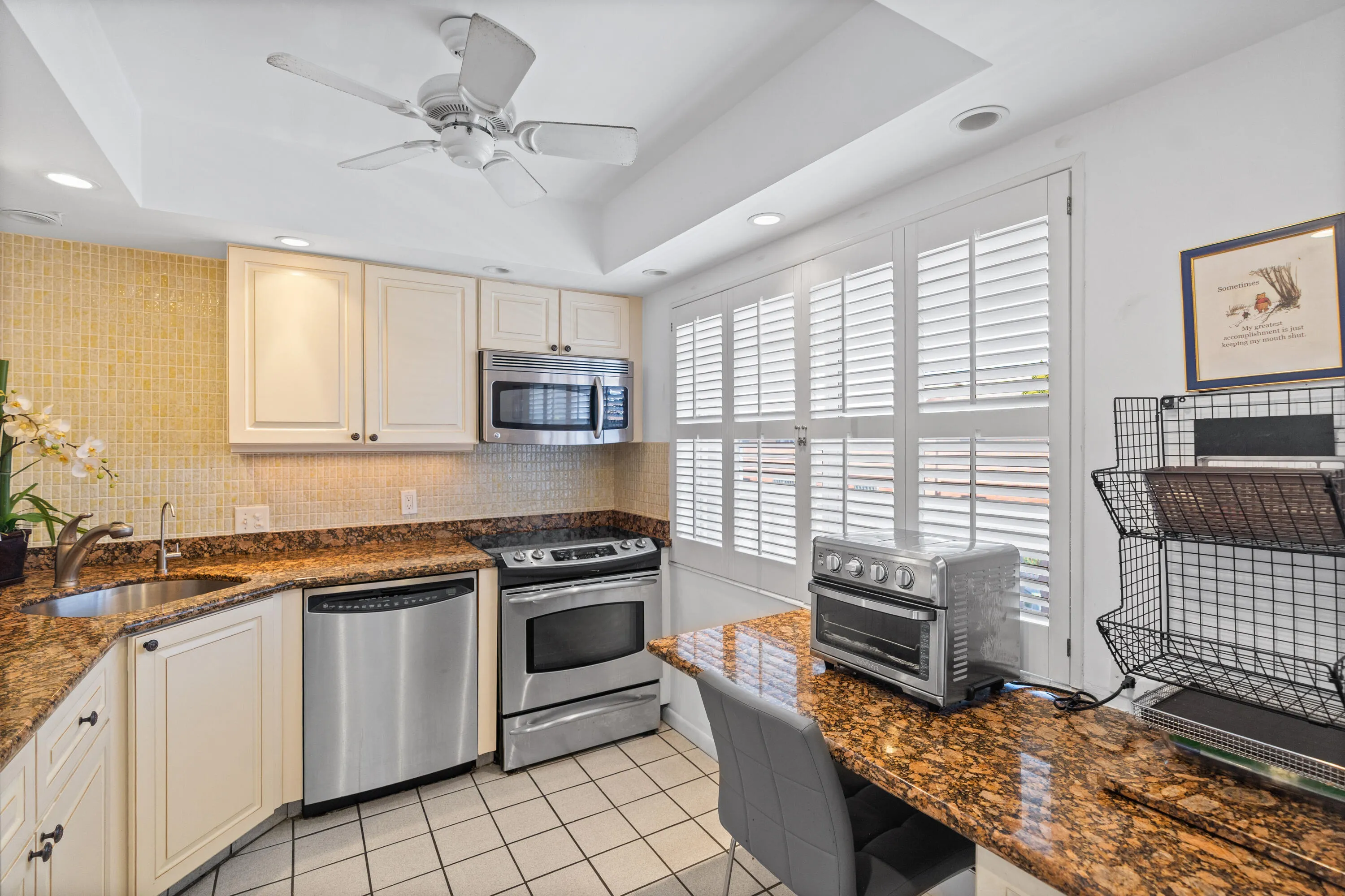 KITCHEN