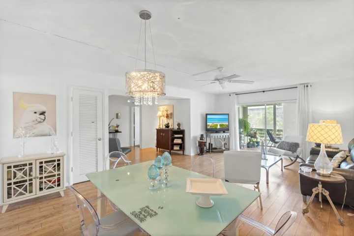 LIVING/DINING ROOM