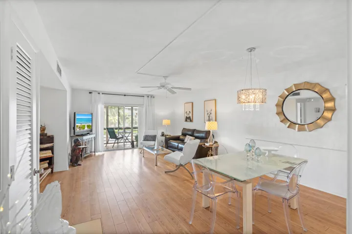 LIVING/DINING ROOM