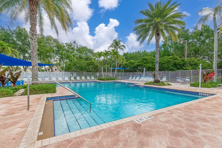 Clubhouse-Pool-B