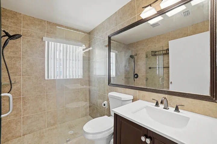 Bedroom1-Bathroom-B