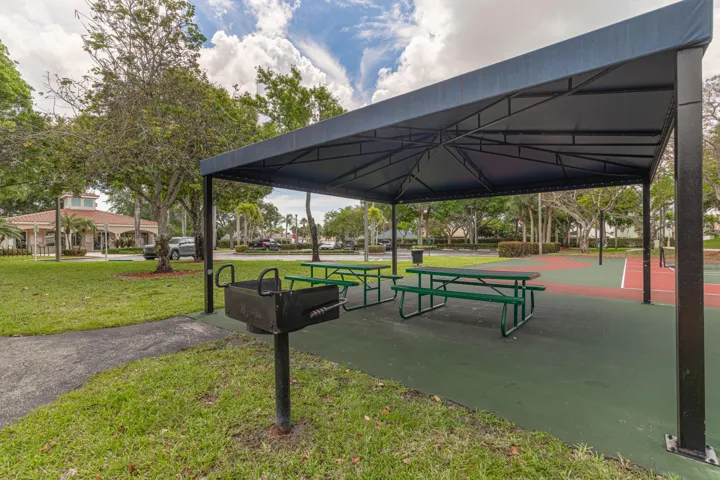Clubhouse-BBQ Area