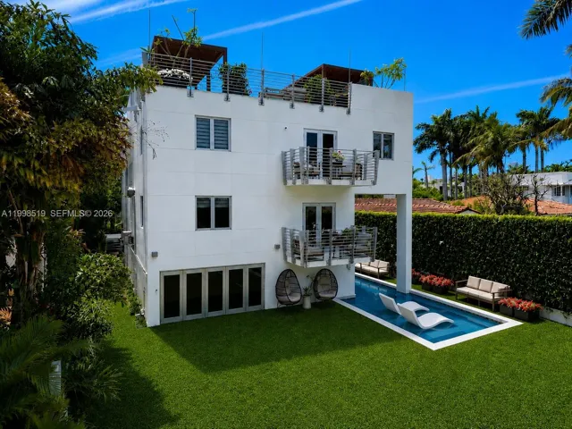 Virtual Rendering - Rear Exterior